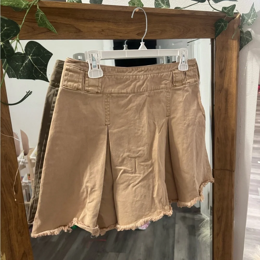 FREE PEOPLE Frayed Khaki Pleated Mini Skirt - Picture 2 of 5